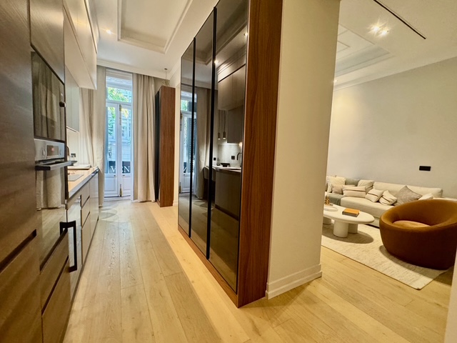  Brand-new classic apartment in Génova